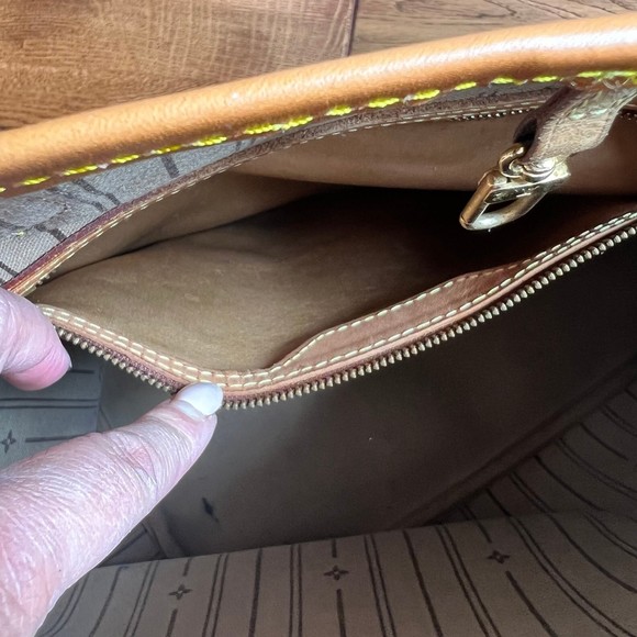 Louis Vuitton Neverfull MM Monogram AR2173 - Picture 11 of 13